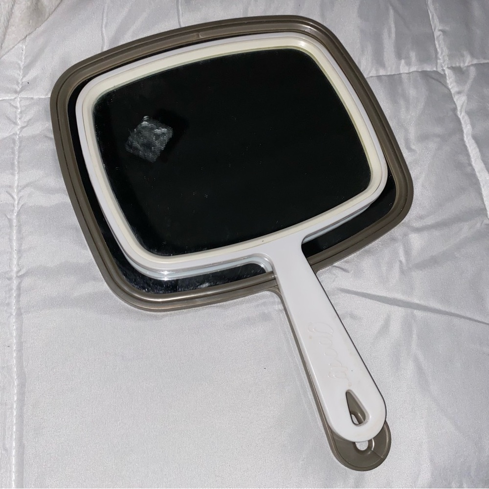 2 Hand Mirrors